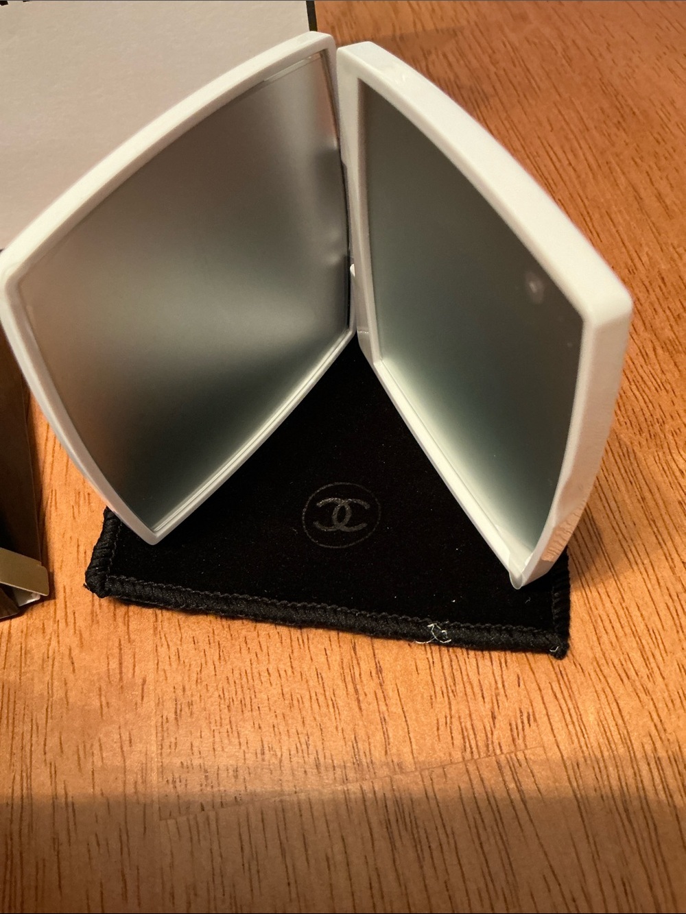 CHANEL Authentic White Compact Mirror with Gift Bag - Picture 3 of 3
